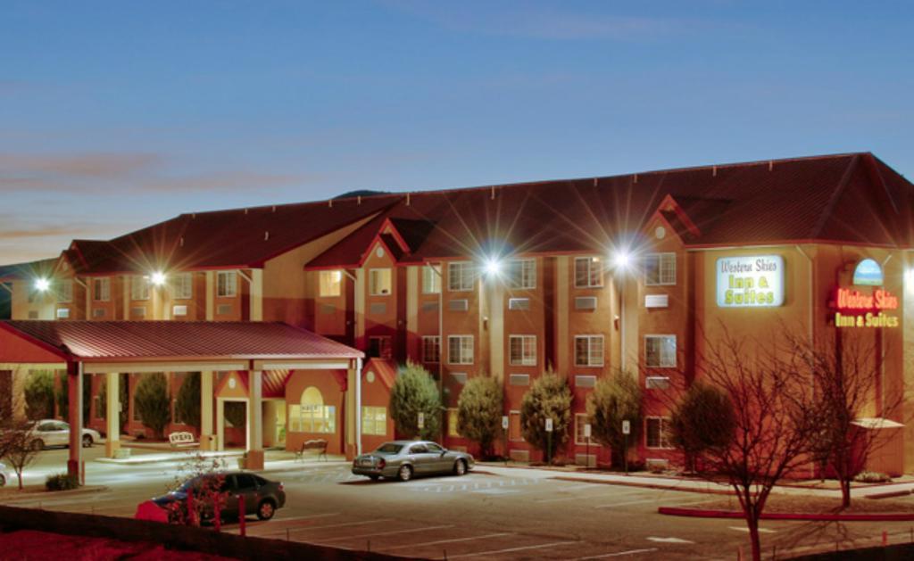 Western Skies Inn & Suites Los Lunas Ngoại thất bức ảnh