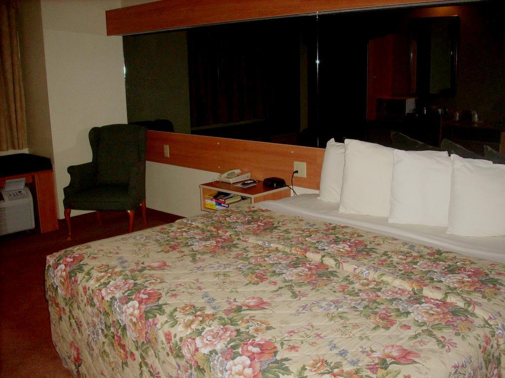 Western Skies Inn & Suites Los Lunas Ngoại thất bức ảnh