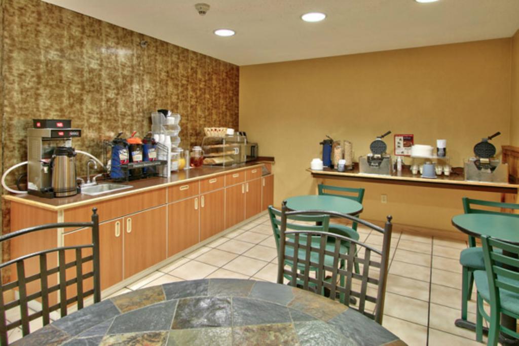 Western Skies Inn & Suites Los Lunas Ngoại thất bức ảnh
